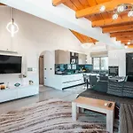 Villa Nikolaos 2