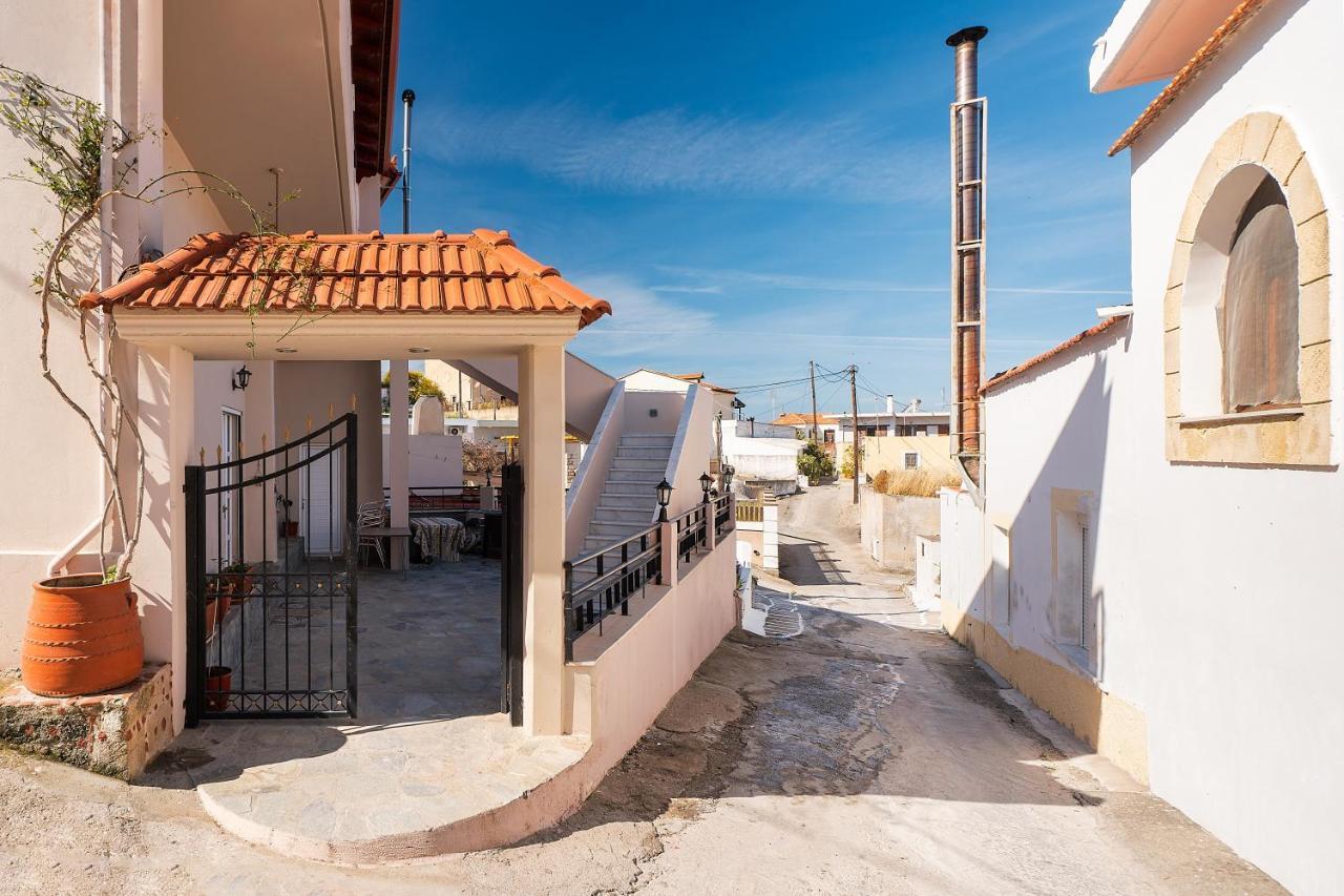 Nikolaos 2 Vila Fánai